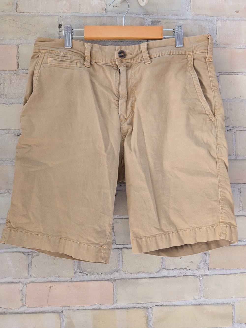 Abercrombie & Fitch Men's Khaki Flat-Front Cotton Shorts Slim Fit